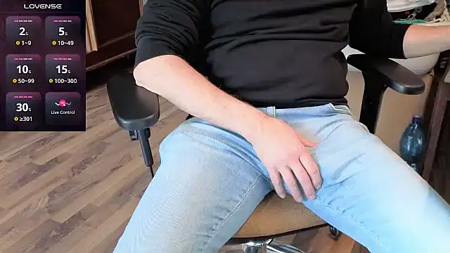 Snapshot of jan_martin chatting on 10.21.25 jan martin online show from 10.21.25