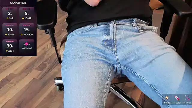 Snapshot of jan_martin chatting on 10.27.25 jan martin online show from 10.27.25