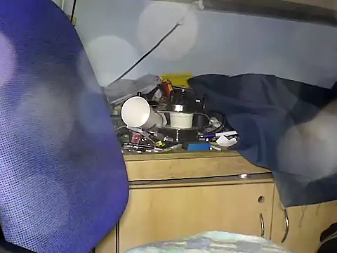 Snapshot of SkaterHun chatting on 09.14.25 SkaterHun online show from 09.14.25