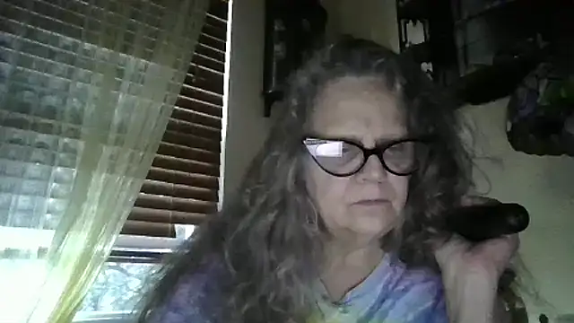 Snapshot of DestineeLoverGirl chatting on 11.18.25 DestineeLoverGirl online show from 11.18.25