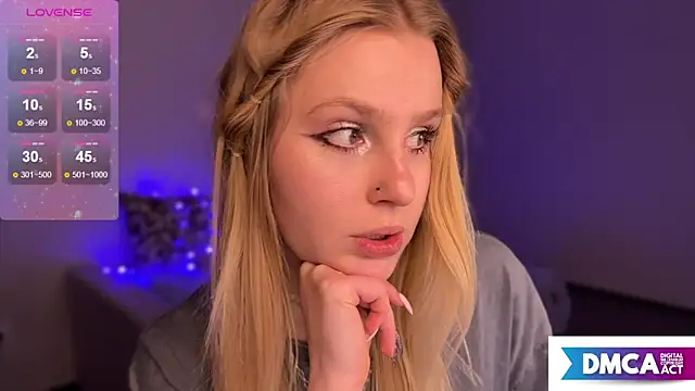 Chanel Gill online show from 01.05.25