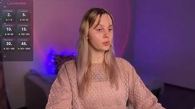 Chanel Gill online show from 02.10.25