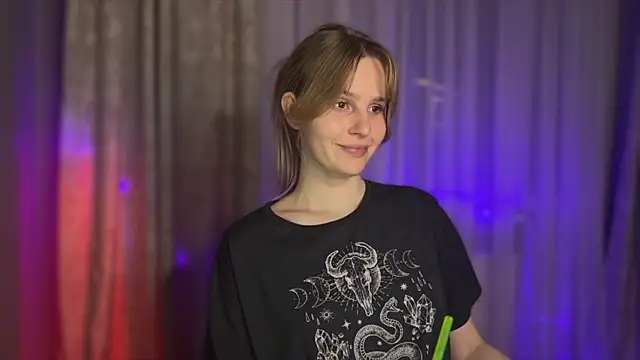 Chanel Gill online show from 02.12.25