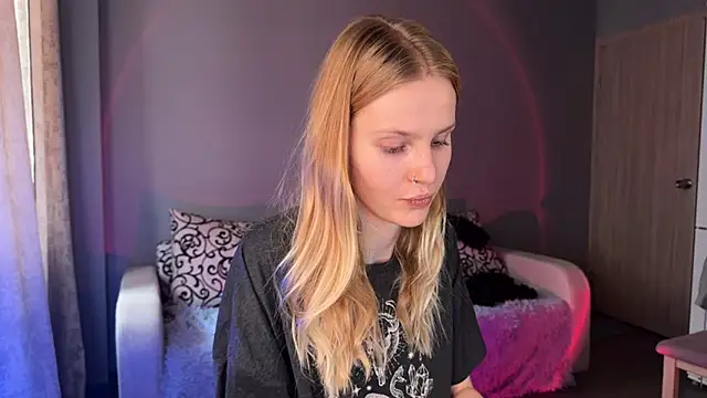 Chanel Gill online show from 09.20.25