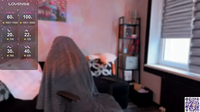 Chanel Gill online show from 11.09.25