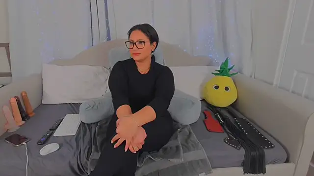 MeghanXO online show from 02.17.26