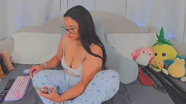 MeghanXO online show from 06.25.26