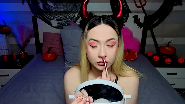 AriaSugar online show from 10.30.25