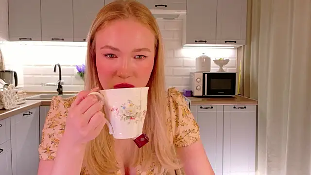 Snapshot of Veronika_Mitchel chatting on 04.07.26 Veronika Mitchel online show from 04.07.26