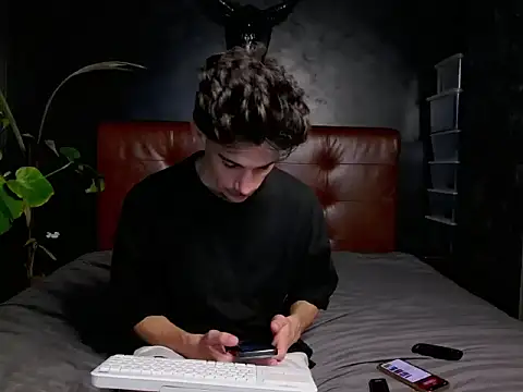 Snapshot of DanielCrush1 chatting on 10.28.25 DanielCrush1 online show from 10.28.25