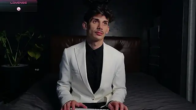 DanielCrush1 online show from 11.10.25