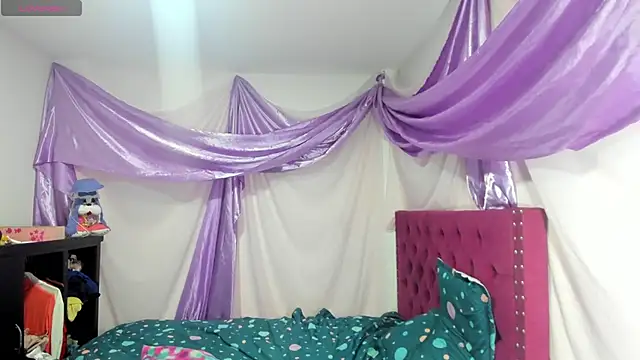 Snapshot of sirenadirtysexxx chatting on 03.23.25 sirenadirtysexxx online show from 03.23.25