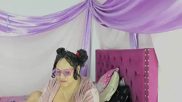 Snapshot of sirenadirtysexxx chatting on 09.19.25 sirenadirtysexxx online show from 09.19.25