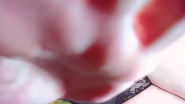 Snapshot of MadamBombShell chatting on 12.12.24 MadamBombShell online show from 12.12.24