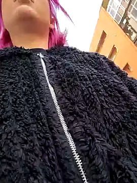 KarlaLuar  online show from 12.18.24