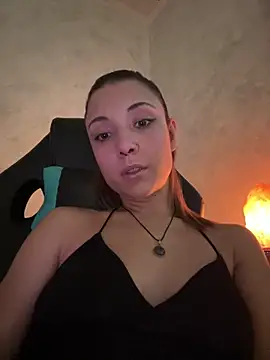 KarlaLuar  online show from 10.20.25