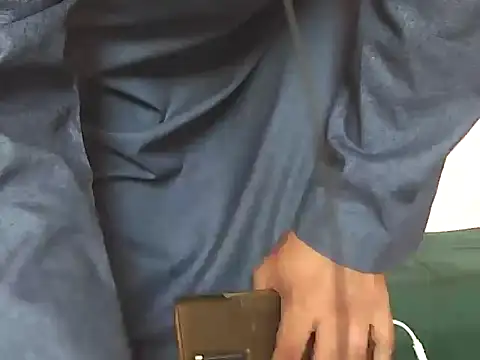 Snapshot of foxsanSs chatting on 09.28.25 foxsanSs online show from 09.28.25