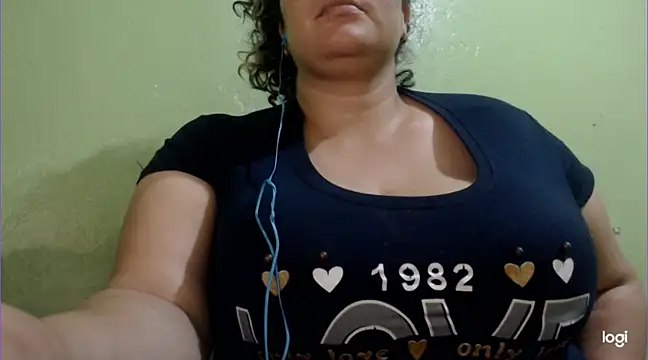 Snapshot of Kosem4 chatting on 02.08.25 Kosem4 online show from 02.08.25