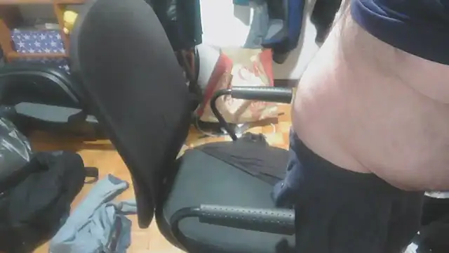 Snapshot of mikeyhotbear chatting on 12.02.24 mikeyhotbear online show from 12.02.24