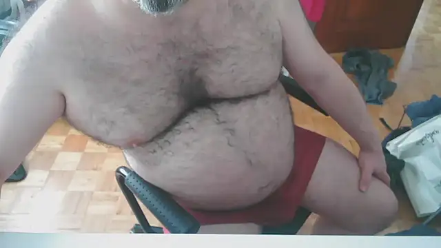 Snapshot of mikeyhotbear chatting on 02.17.25 mikeyhotbear online show from 02.17.25