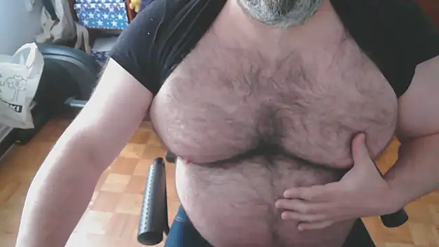 Snapshot of mikeyhotbear chatting on 03.19.25 mikeyhotbear online show from 03.19.25