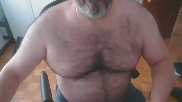 Snapshot of mikeyhotbear chatting on 10.29.25 mikeyhotbear online show from 10.29.25