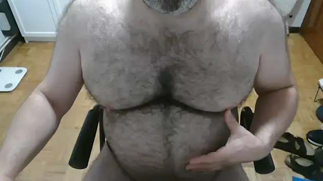 Snapshot of mikeyhotbear chatting on 07.19.26 mikeyhotbear online show from 07.19.26