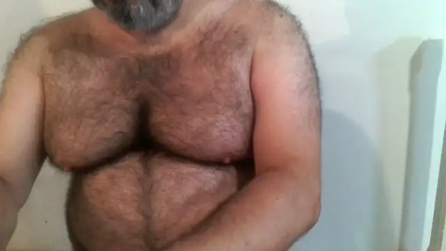 Snapshot of mikeyhotbear chatting on 08.01.26 mikeyhotbear online show from 08.01.26
