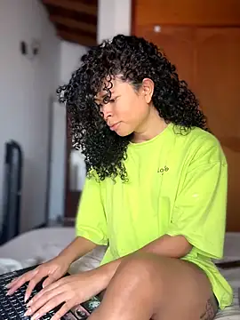 GabriSaenz online show from 10.20.25