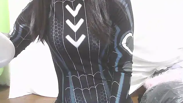 Snapshot of SquirtUniversity chatting on 10.12.25 SquirtUniversity online show from 10.12.25