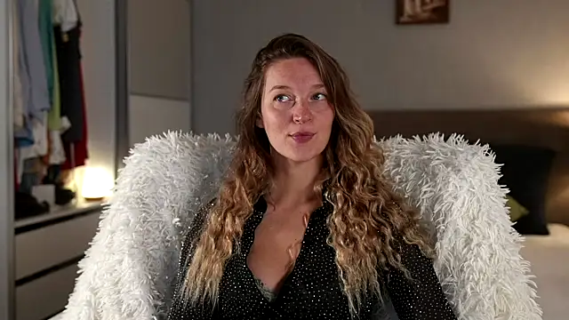 Snapshot of Special___ chatting on 09.24.25 Special online show from 09.24.25