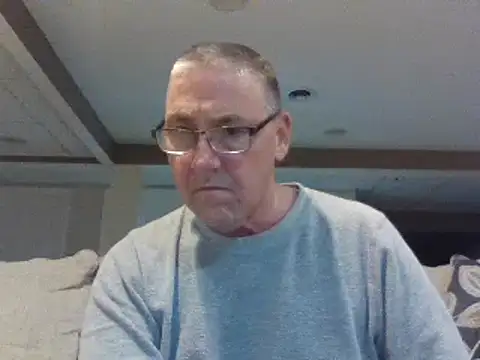 Snapshot of takeitall101 chatting on 01.04.25 takeitall101 online show from 01.04.25