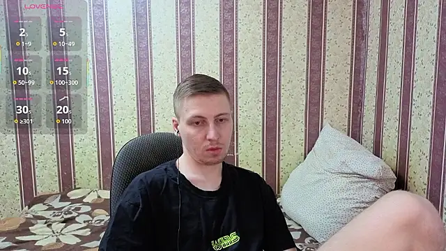 Snapshot of darienlarge chatting on 01.05.26 darienlarge online show from 01.05.26