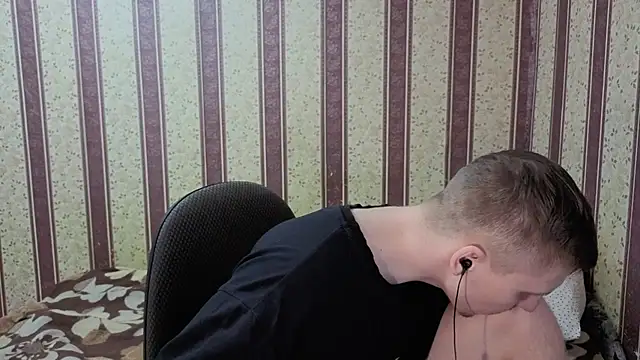 Snapshot of darienlarge chatting on 01.06.26 darienlarge online show from 01.06.26