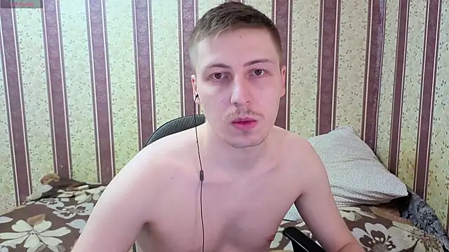 Snapshot of darienlarge chatting on 01.12.26 darienlarge online show from 01.12.26