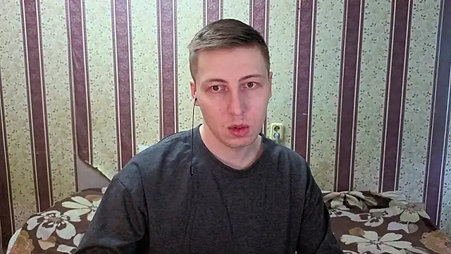 Snapshot of darienlarge chatting on 01.18.26 darienlarge online show from 01.18.26