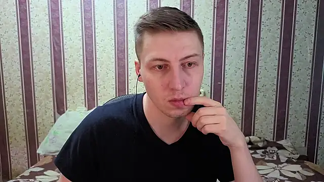 Snapshot of darienlarge chatting on 01.19.26 darienlarge online show from 01.19.26