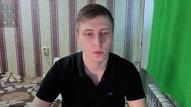 Snapshot of darienlarge chatting on 02.16.26 darienlarge online show from 02.16.26