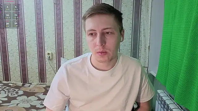 Snapshot of darienlarge chatting on 02.21.26 darienlarge online show from 02.21.26