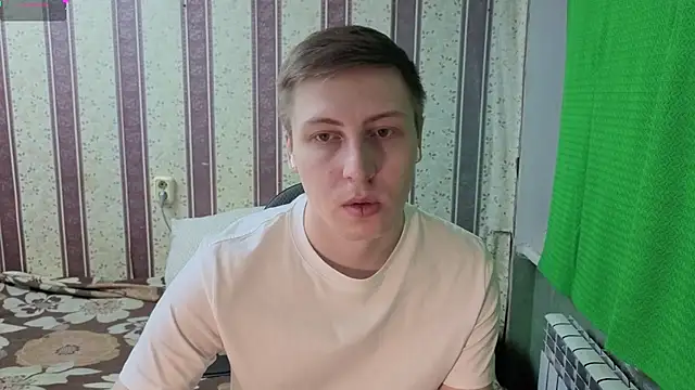 Snapshot of darienlarge chatting on 02.24.26 darienlarge online show from 02.24.26