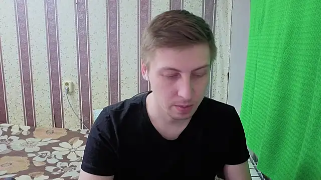 Snapshot of darienlarge chatting on 03.10.26 darienlarge online show from 03.10.26