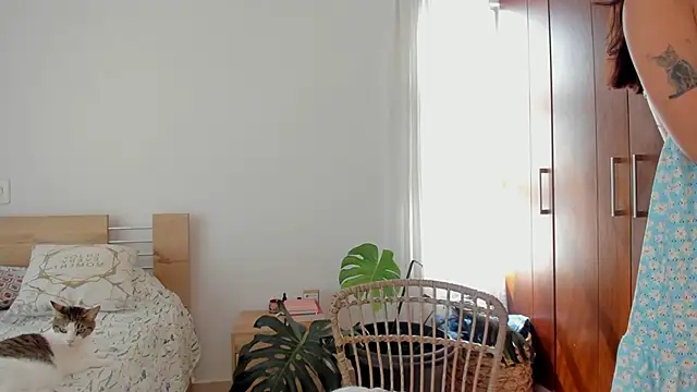 Snapshot of GrettaBenett chatting on 12.11.24 GrettaBenett online show from 12.11.24