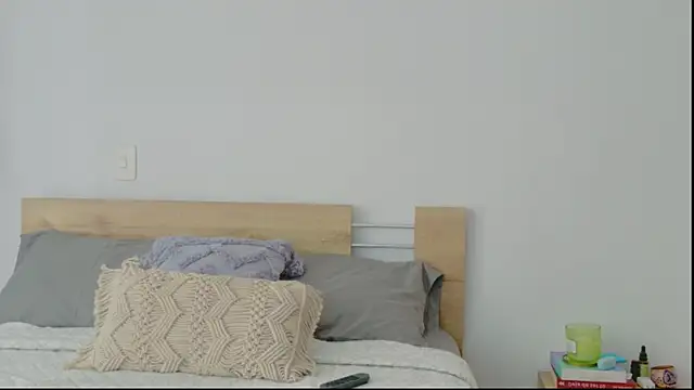 Snapshot of GrettaBenett chatting on 11.10.25 GrettaBenett online show from 11.10.25