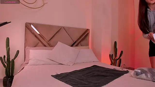 ErikaBenz  online show from 03.18.26