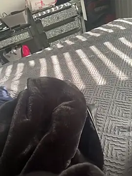 Snapshot of Furdale chatting on 03.08.25 Furdale online show from 03.08.25