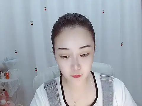 Snapshot of Angel-C chatting on 09.21.25 Angel-C online show from 09.21.25