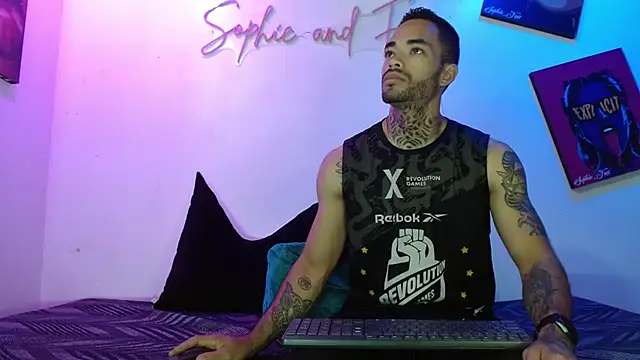 SophieFoxx17 online show from 07.27.26
