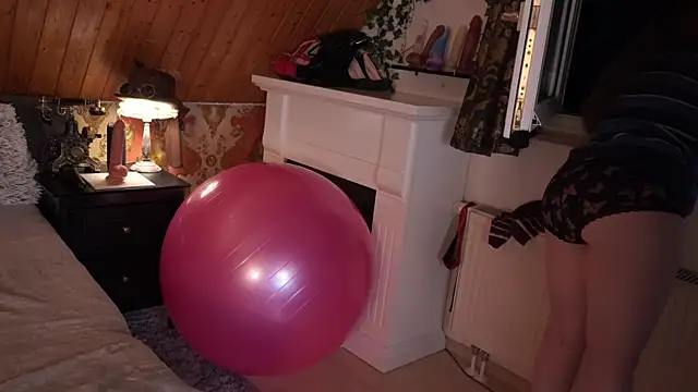 Snapshot of TessaWinter chatting on 01.10.26 TessaWinter online show from 01.10.26