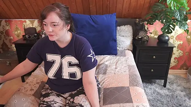 Snapshot of TessaWinter chatting on 03.29.26 TessaWinter online show from 03.29.26