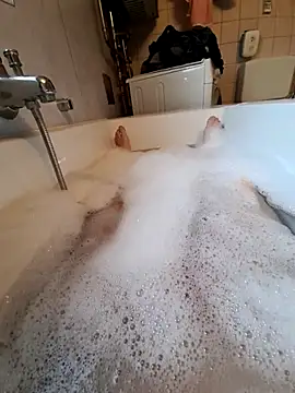 Snapshot of toeloverlive chatting on 10.06.25 toeloverlive online show from 10.06.25